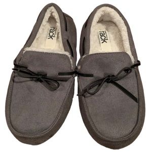 New, never worn Nordstrom Rack Unisex Gray moccasin slippers | Size M (8-10)